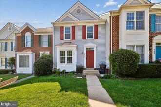 Building Photo - 6630 Commodore Ct
