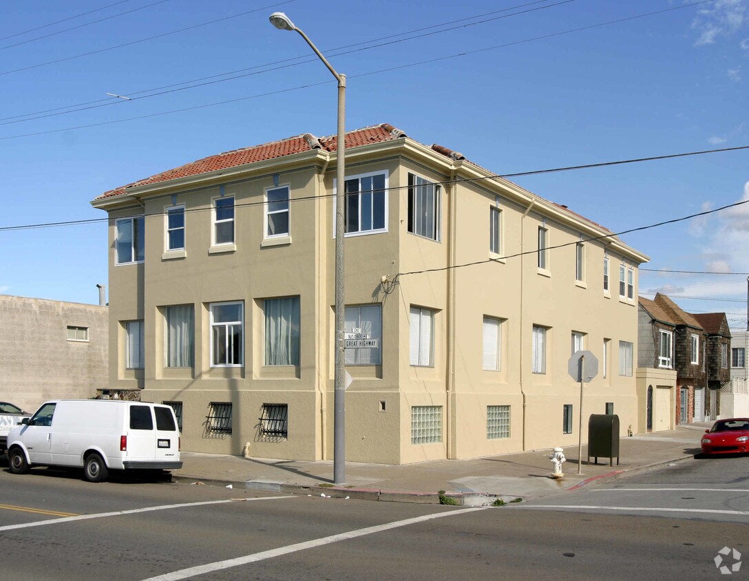 Building Photo - 1798 Great Hwy