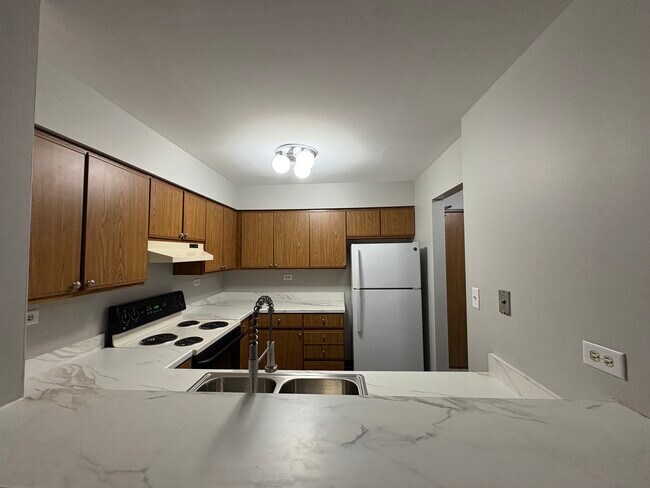 Building Photo - 33720 N Royal Oak Ln