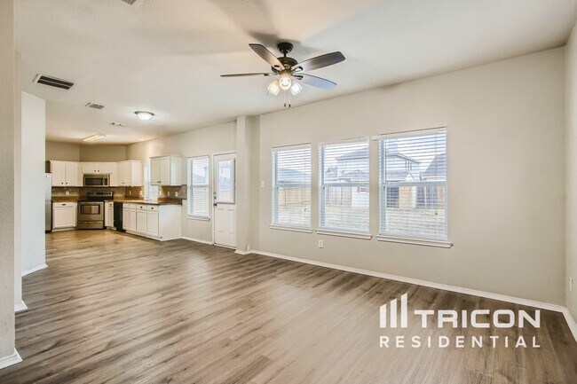 Foto del edificio - 2021 Cone Flower Dr