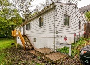 Building Photo - 838-838 Springdale St