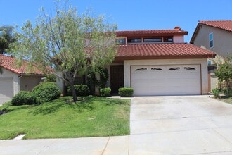 Building Photo - 952 Alyssum Rd