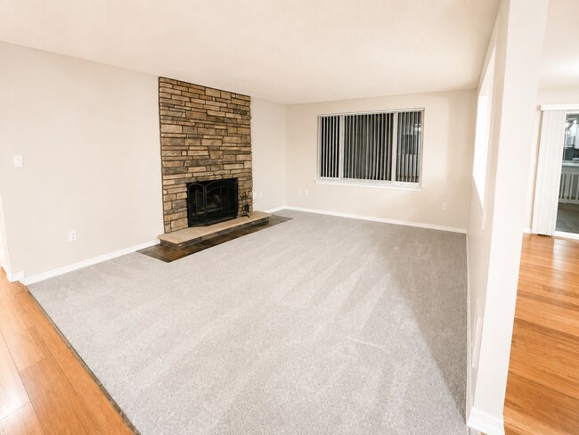 Building Photo - 6222 Reid Dr NW