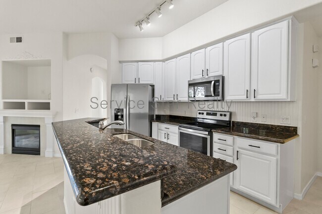 Foto del edificio - 11000 N 77th Pl