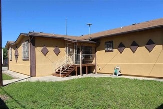 Building Photo - 1902 Alderete Ln