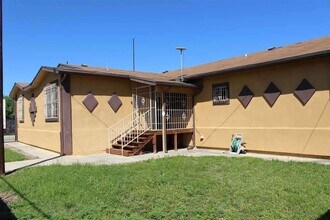Building Photo - 1902 Alderete Ln