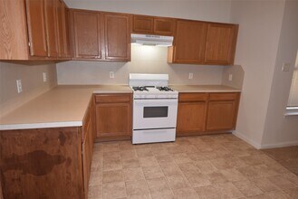 Building Photo - 10069 Sharpton Dr