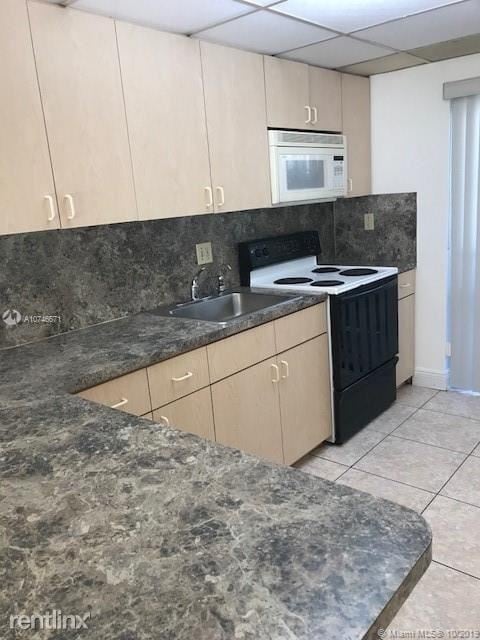 Building Photo - 3810 SW 79th Ave