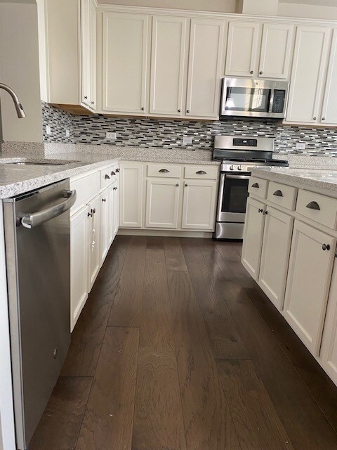 Foto del edificio - 823 Paisley Ct