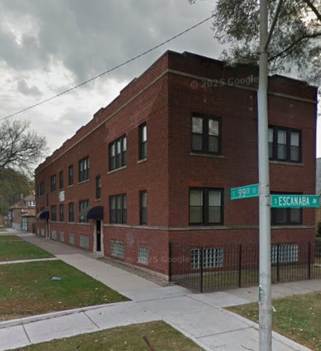 Building Photo - 2905 E 99th St Building Photo - 2905 E 99th St