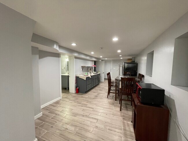 Foto del edificio - 2254 S Albany Ave