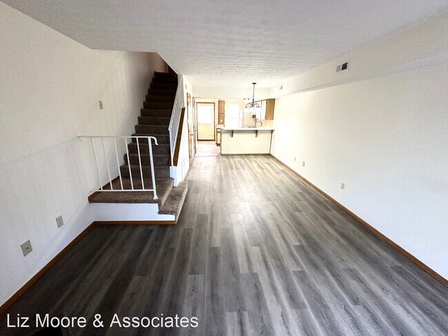 Foto del edificio - 2 br, 1.5 bath House - 427 Lester Road #8