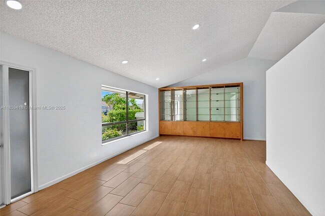 Building Photo - 9721 Majestic Way