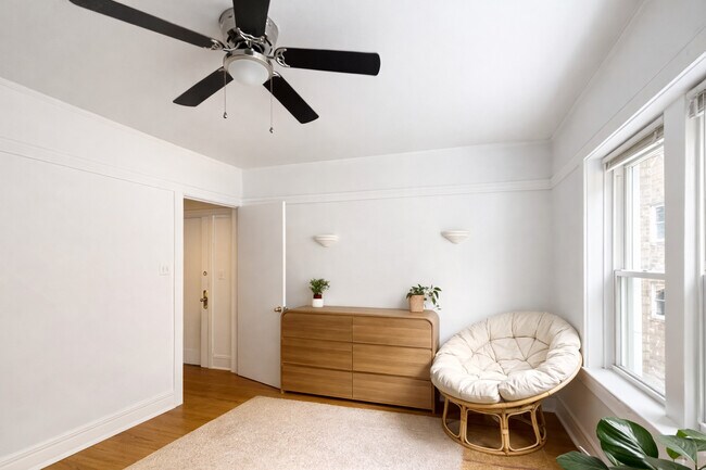 Foto del edificio - 679 W Wrightwood Ave