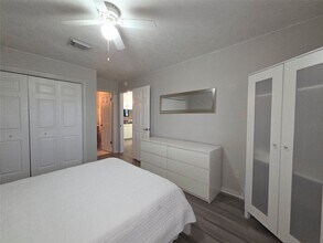 Building Photo - 801 River Rd