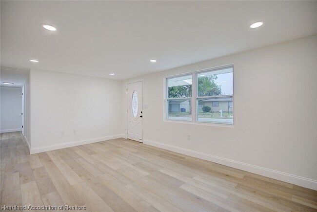Building Photo - 3425 Sparta Cir