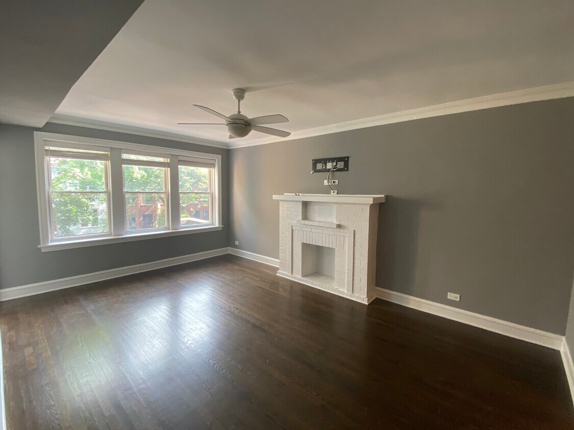 Primary Photo - 907 W Wrightwood Ave