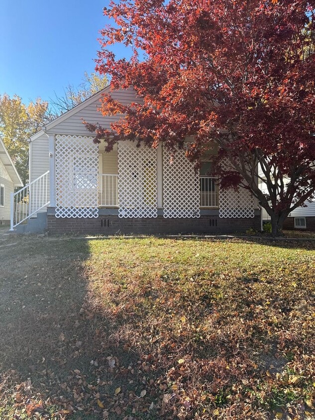 Coming soon!!!! 4 bedroom 2 bath with... - Coming soon!!!!      4 bedroom 2 bath with...