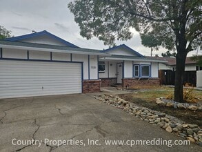 Building Photo - 3320 Panorama Dr
