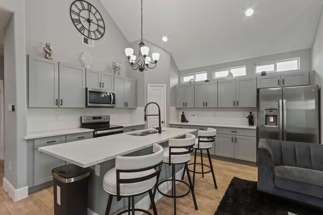 Foto del edificio - 5607 Bacher St