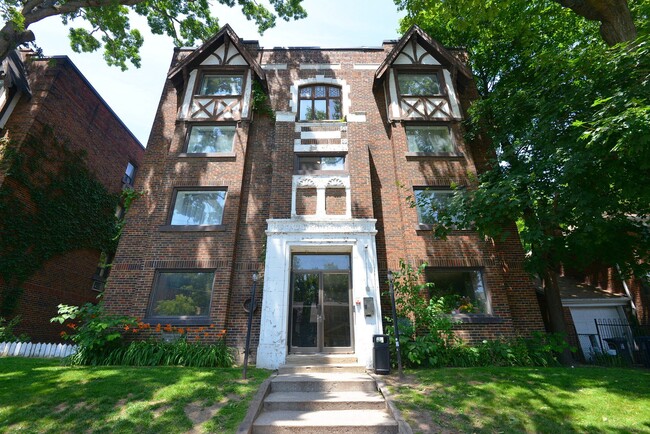 Building Photo - 3008 Queen St E