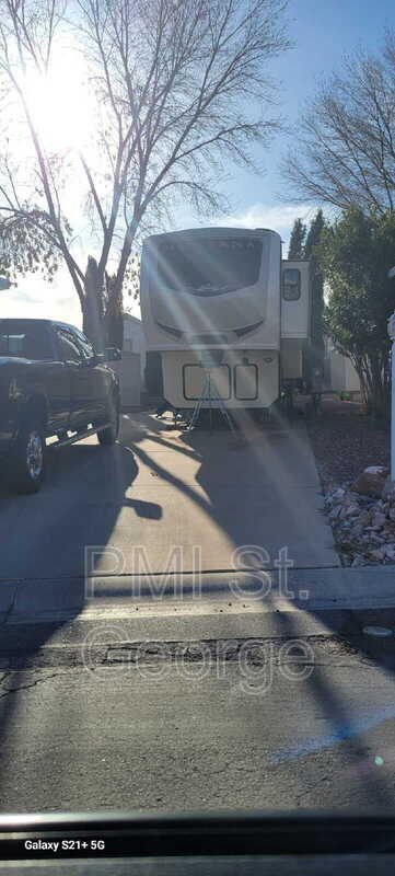 Foto del edificio - 2990 E Riverside Dr