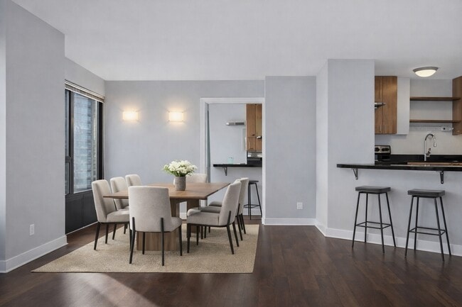 Building Photo - 30 E Huron St