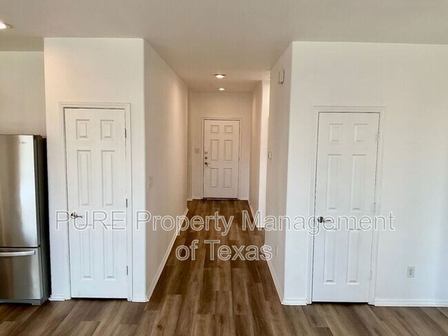 Building Photo - 11501 Murron Dr