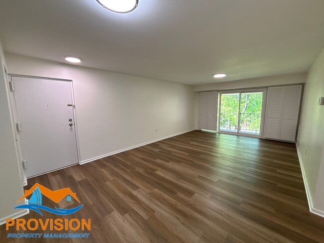 Foto del edificio - 2572 Riva Rd