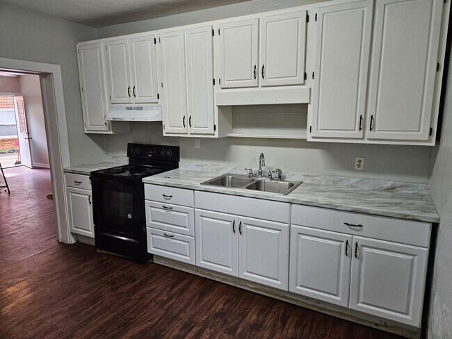Foto del edificio - 567 Northside Dr