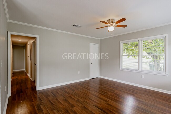Building Photo - NOW OFFERING $250 OFF FIRST FULL MONTH IF ...