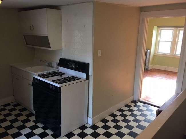 Building Photo - Studio - 661 W Orange Unit 3