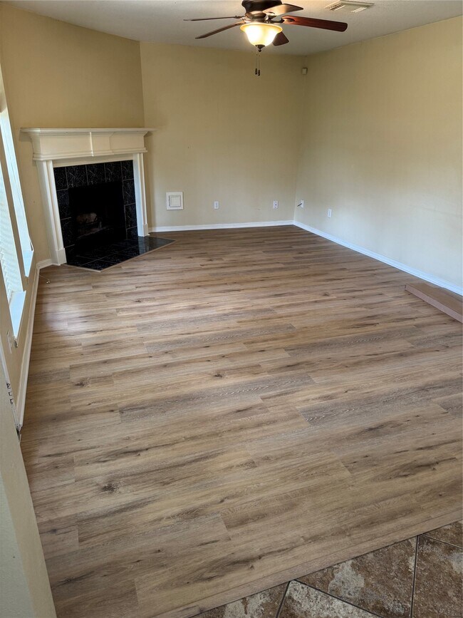 Building Photo - 2110 Highland Bay Ct