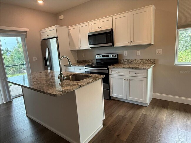 Building Photo - 10371 Kidron Ave