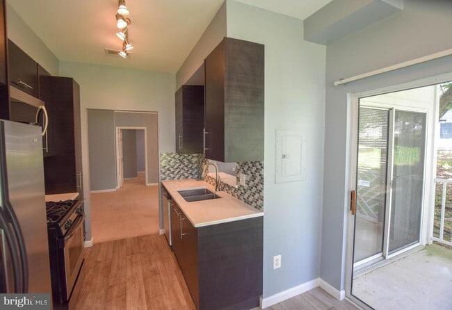 Building Photo - 5928 Founders Crossing Ct