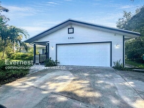 Building Photo - 8321 Brandeis Cir E