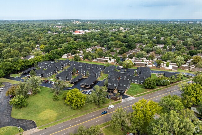 Pisos y casas adosadas Windchase - Windchase Flats &amp; Townhomes