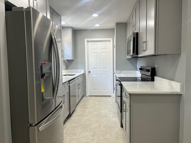 Foto del edificio - 7923 Oak Forest Dr