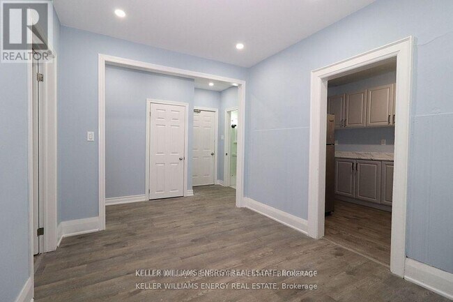 Photo du bâtiment - 84 Simcoe St N