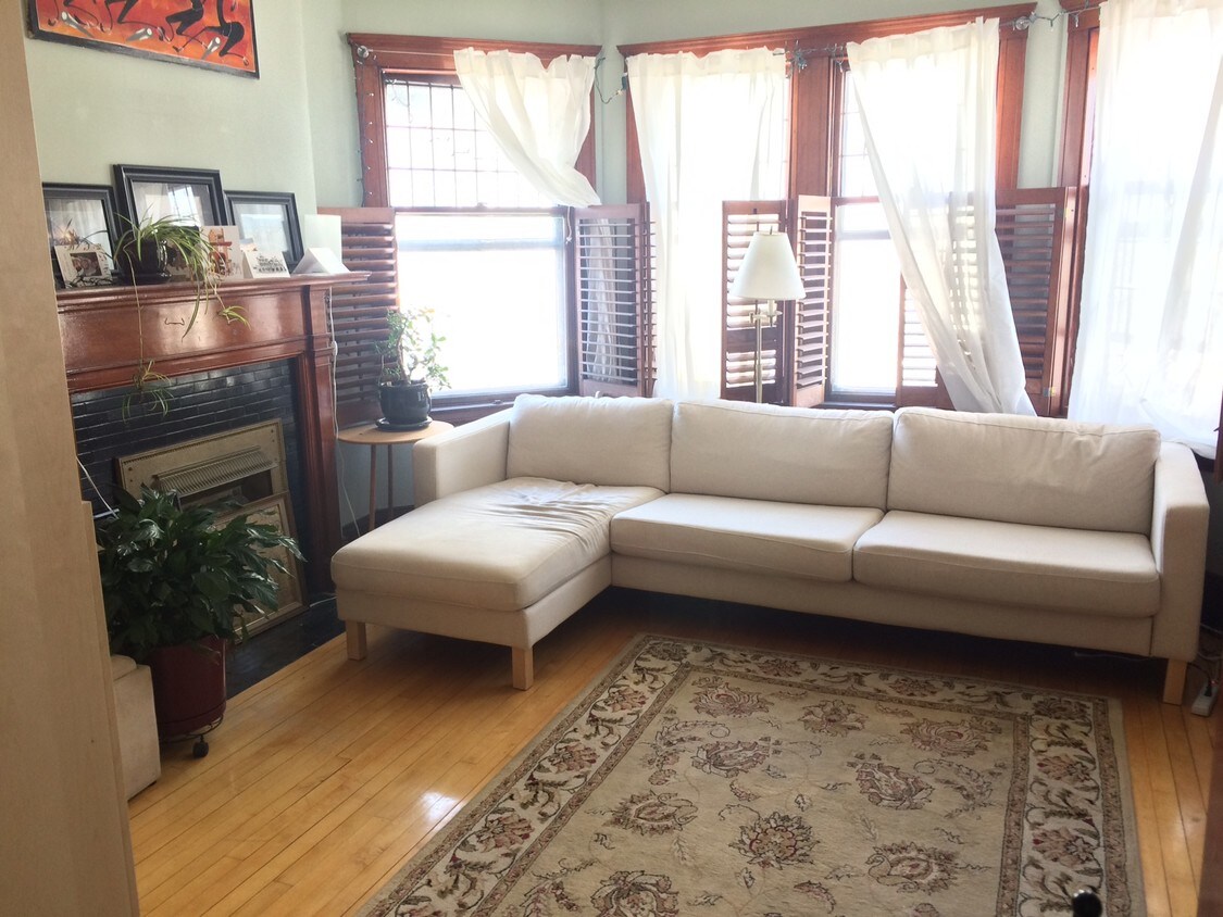 Living Room - 2 Clinton St