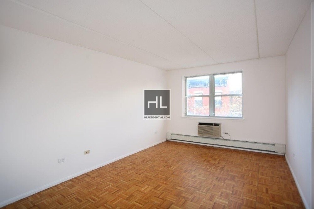 Primary Photo - 303 Elizabeth St
