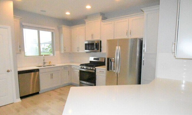 Building Photo - PREMIUM NEW CONSTRUCTION TOWN HOME IN TOWNS AT WHITE CEDAR