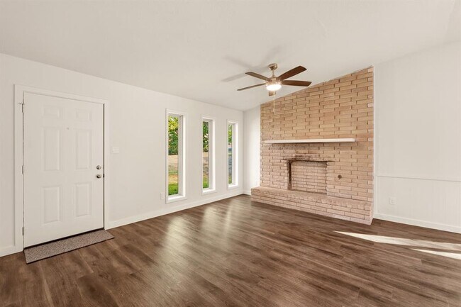 Building Photo - 2507 Biggs Dr