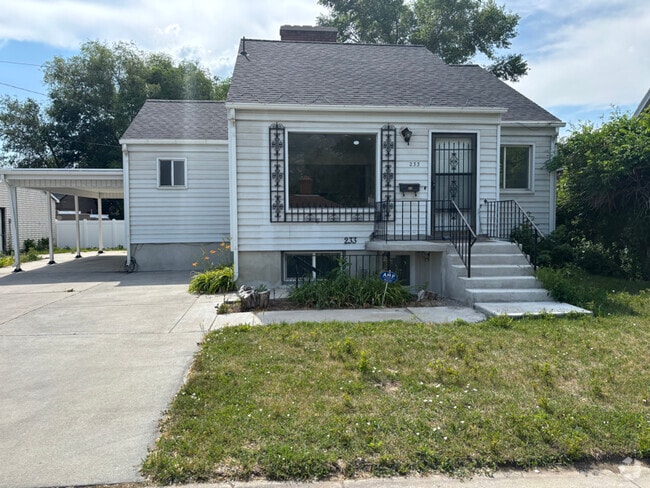 Building Photo - 233 N 900 W