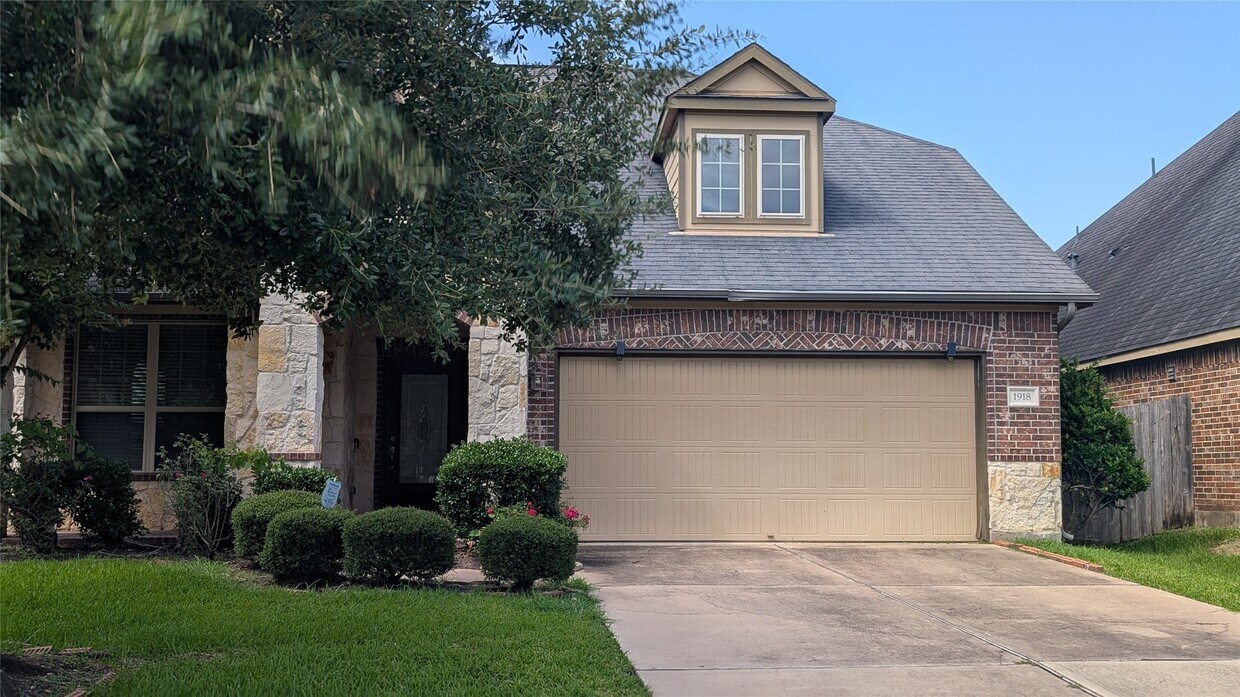 Foto principal - 1918 Mariposa Edge Ln