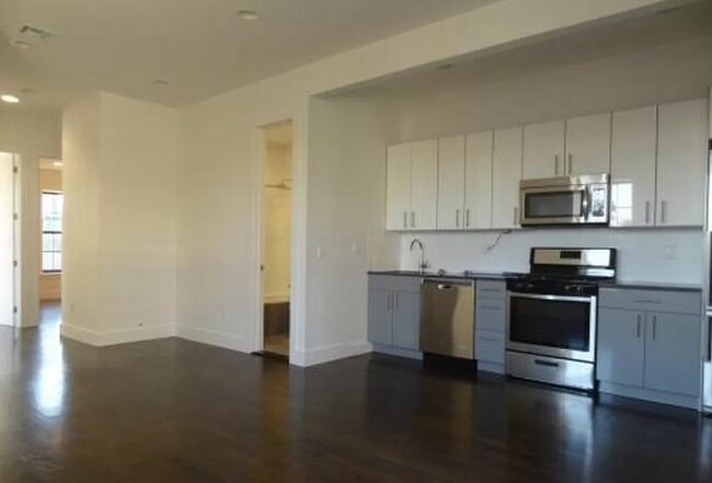 Building Photo - 447 Central Ave