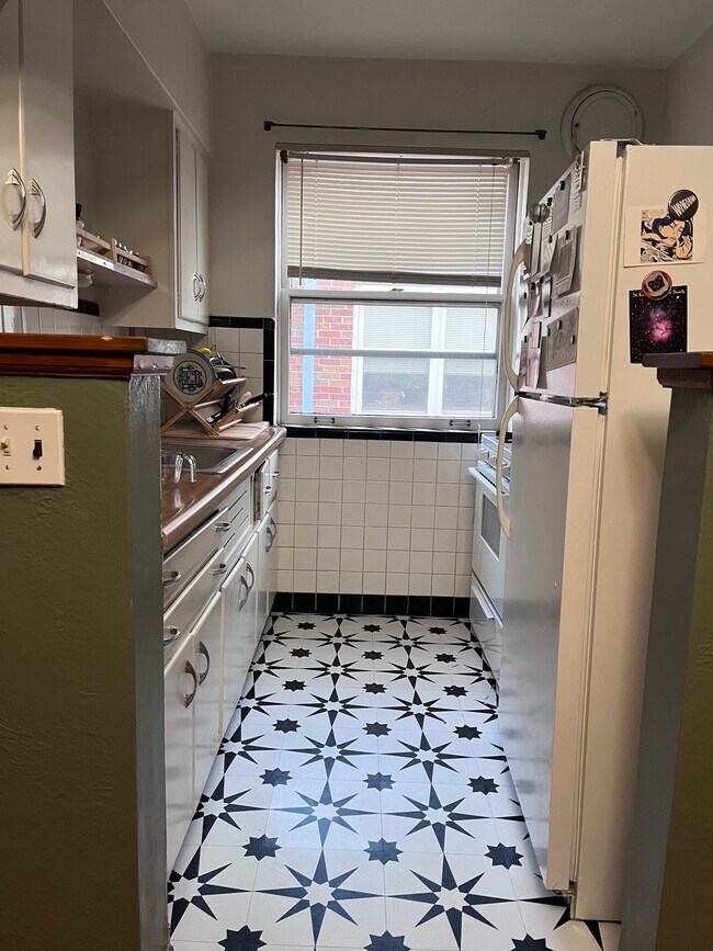 Foto del edificio - 5120 Jamieson Ave