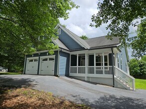 Building Photo - 210 Pine Valley Rd