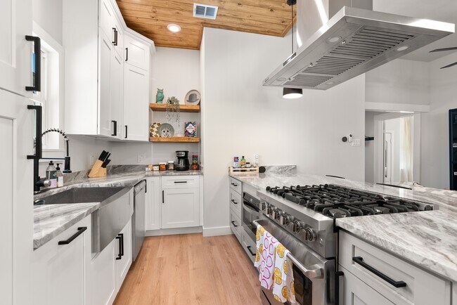 Foto del edificio - 308 Keller St