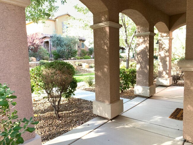 Foto del edificio - LUXURY RENTAL HOME LOCATED IN BEAUTIFUL INSPIRADA